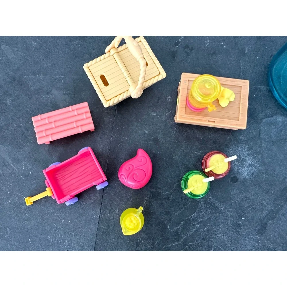 Littlest Pet Shop Lemonade Stand accessory lot LPS Hasbro